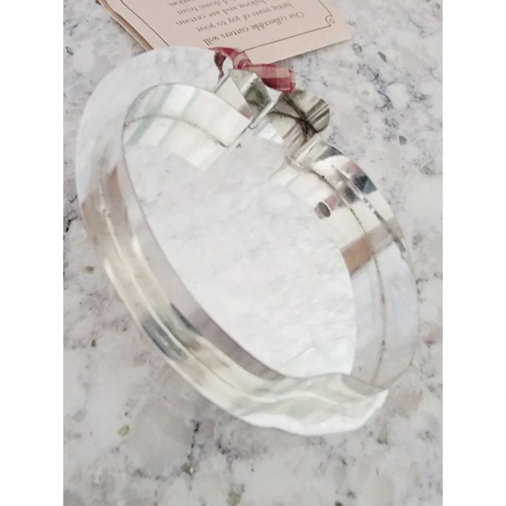 Orchard Canyon Handcrafted Tin Apple Cookie Cutter Silver Backed with Handle NEW